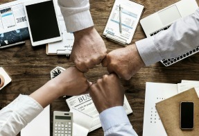 Wie man eine Verkaufstrophäe einsetzt, um die Verkaufsmotivation zu stärken