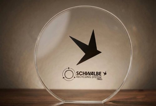 Acrylglas Pokale: Leitfaden zur UV-Druckvorbereitung 
